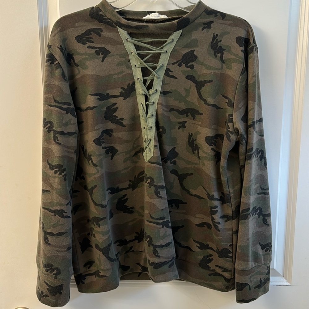 Camouflage army lace up sweatshirt large green black brown